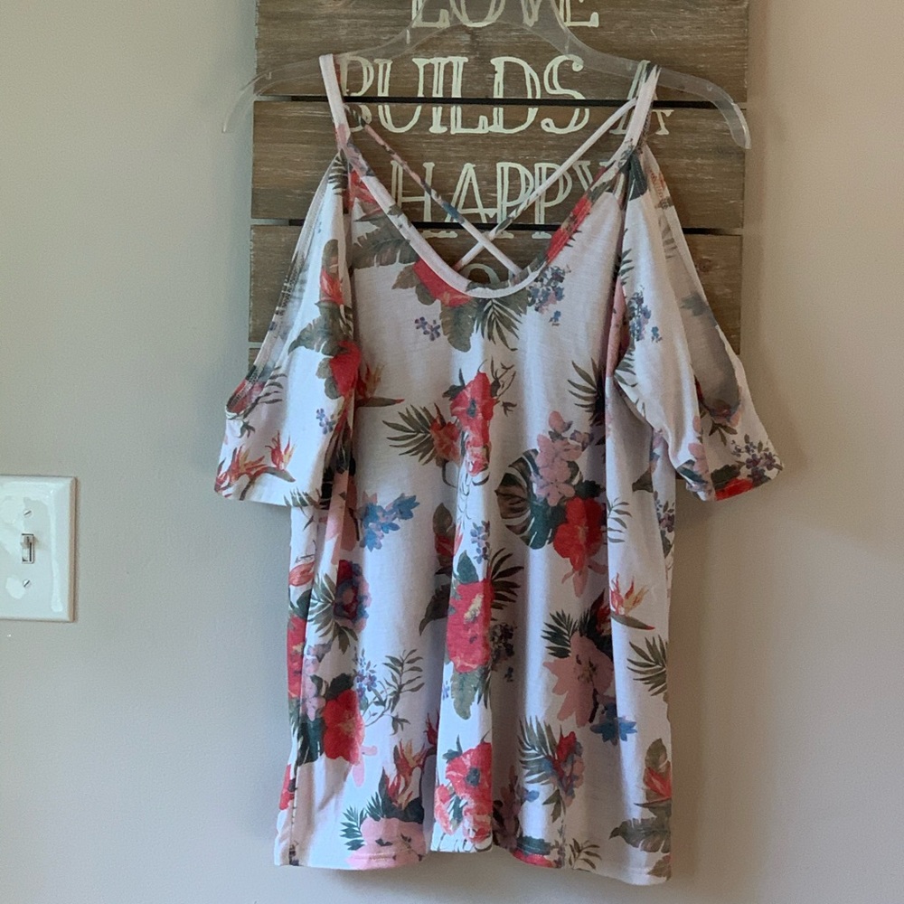 🌟FLORAL COLD SHOULDER TOP 🌸 - Picture 1 of 7